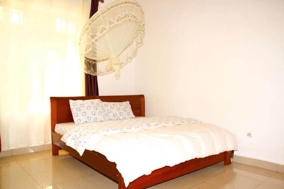 Autop Bg Guest House Kigali Bagian luar foto